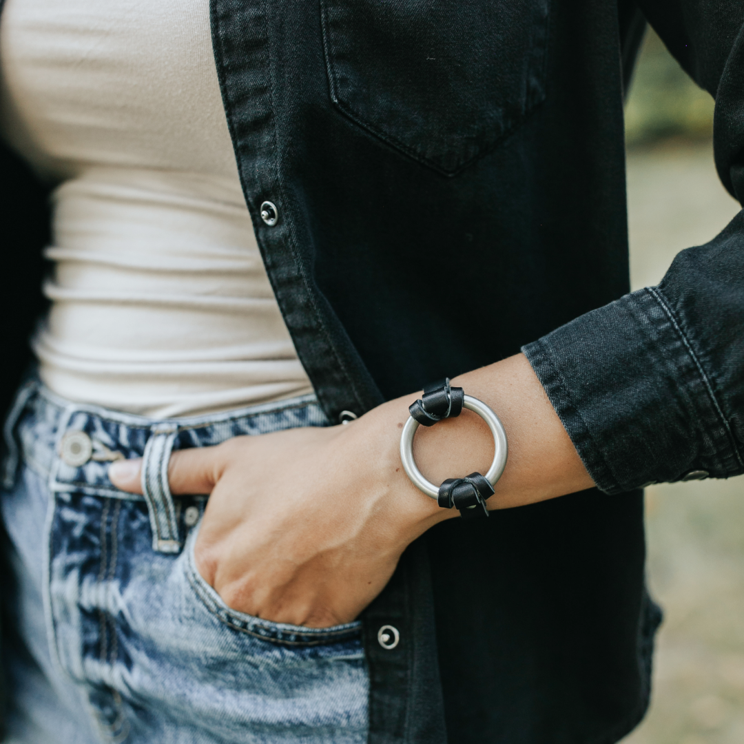 O-Ring Chinati Bracelet: Small / Natural / Black