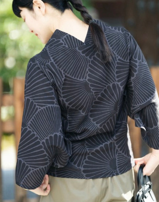 Nagi Jiban Top with Chrysanthemum Pattern